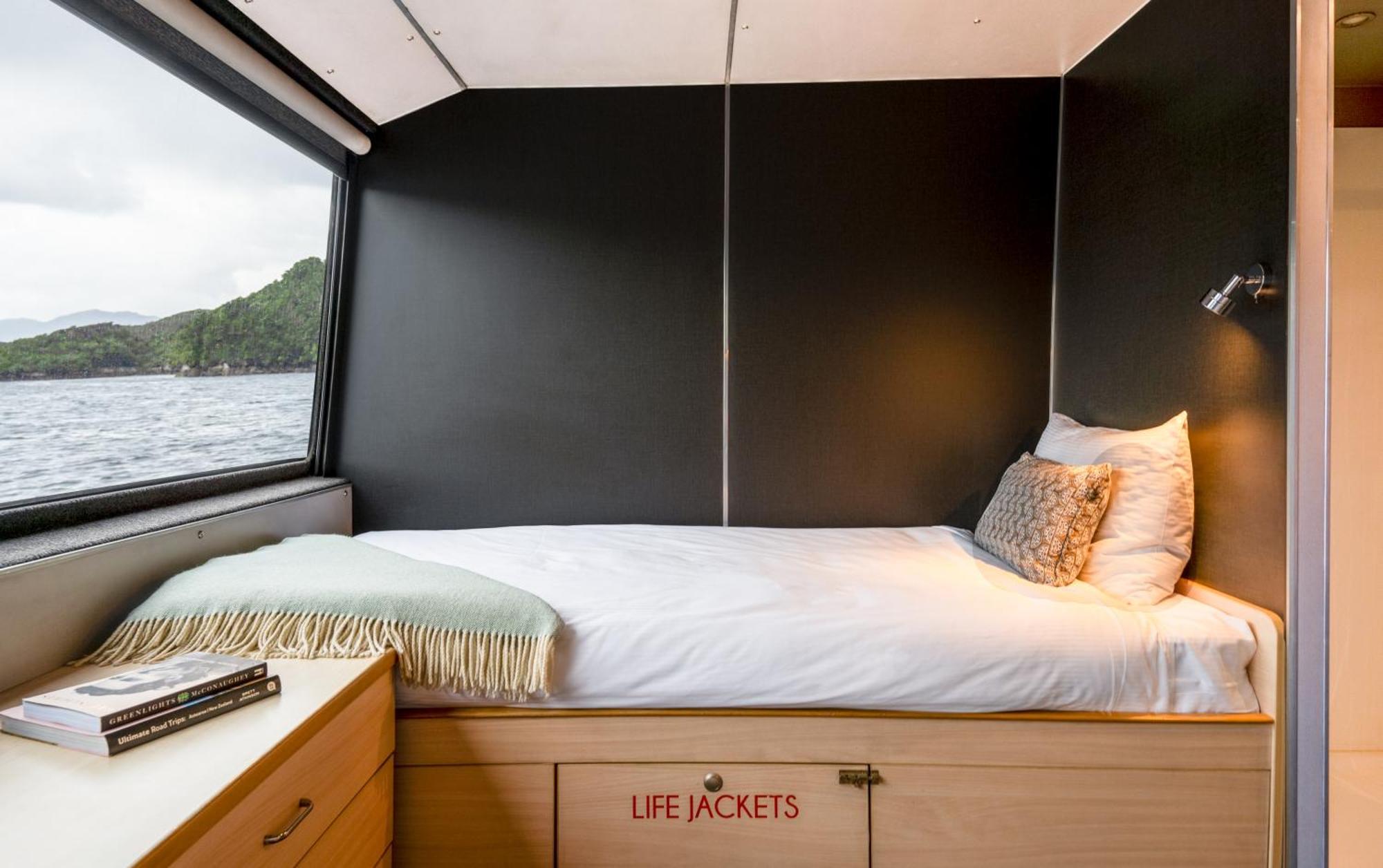 Milford Sound Overnight Cruise - Fiordland Discovery Buitenkant foto