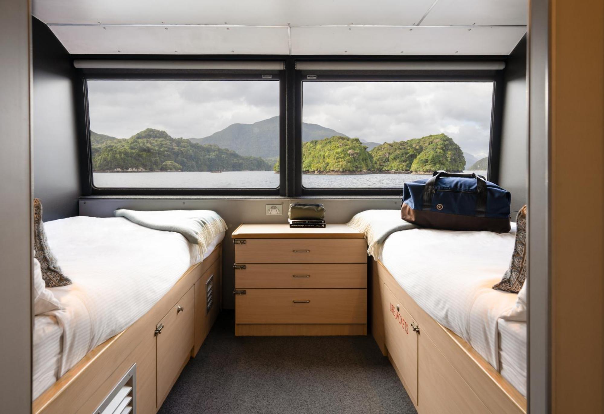 Milford Sound Overnight Cruise - Fiordland Discovery Buitenkant foto