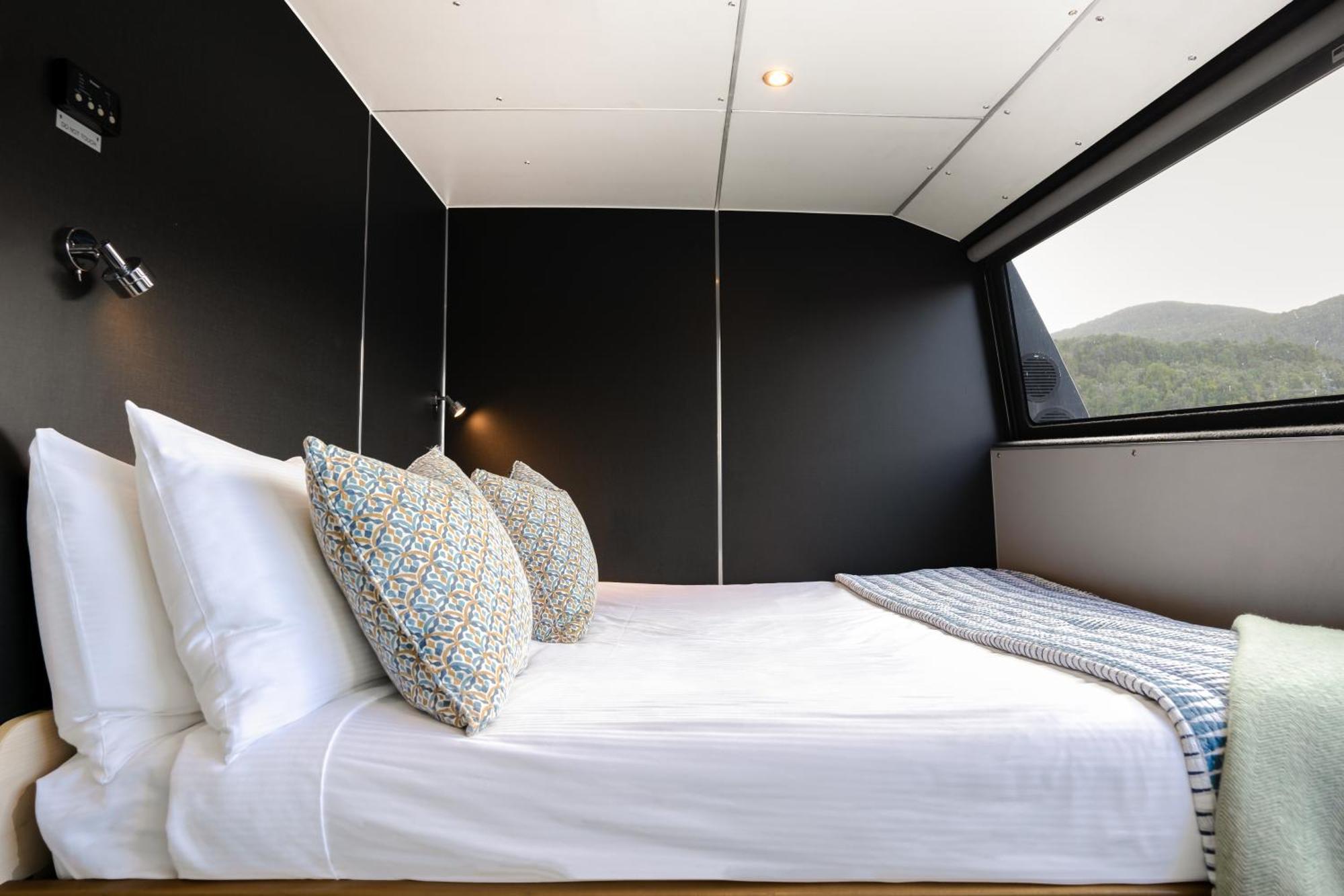 Milford Sound Overnight Cruise - Fiordland Discovery Buitenkant foto