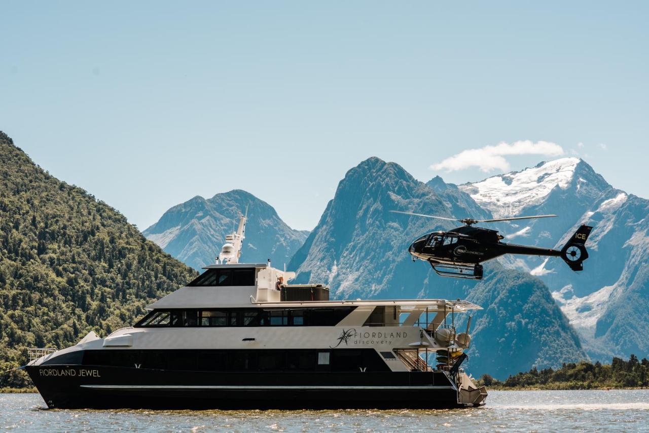 Milford Sound Overnight Cruise - Fiordland Discovery Buitenkant foto