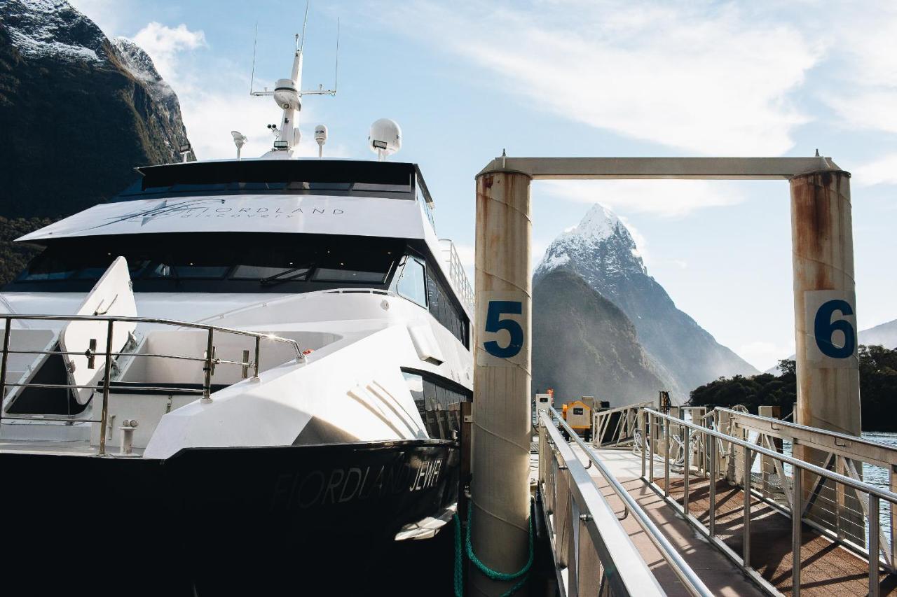 Milford Sound Overnight Cruise - Fiordland Discovery Buitenkant foto