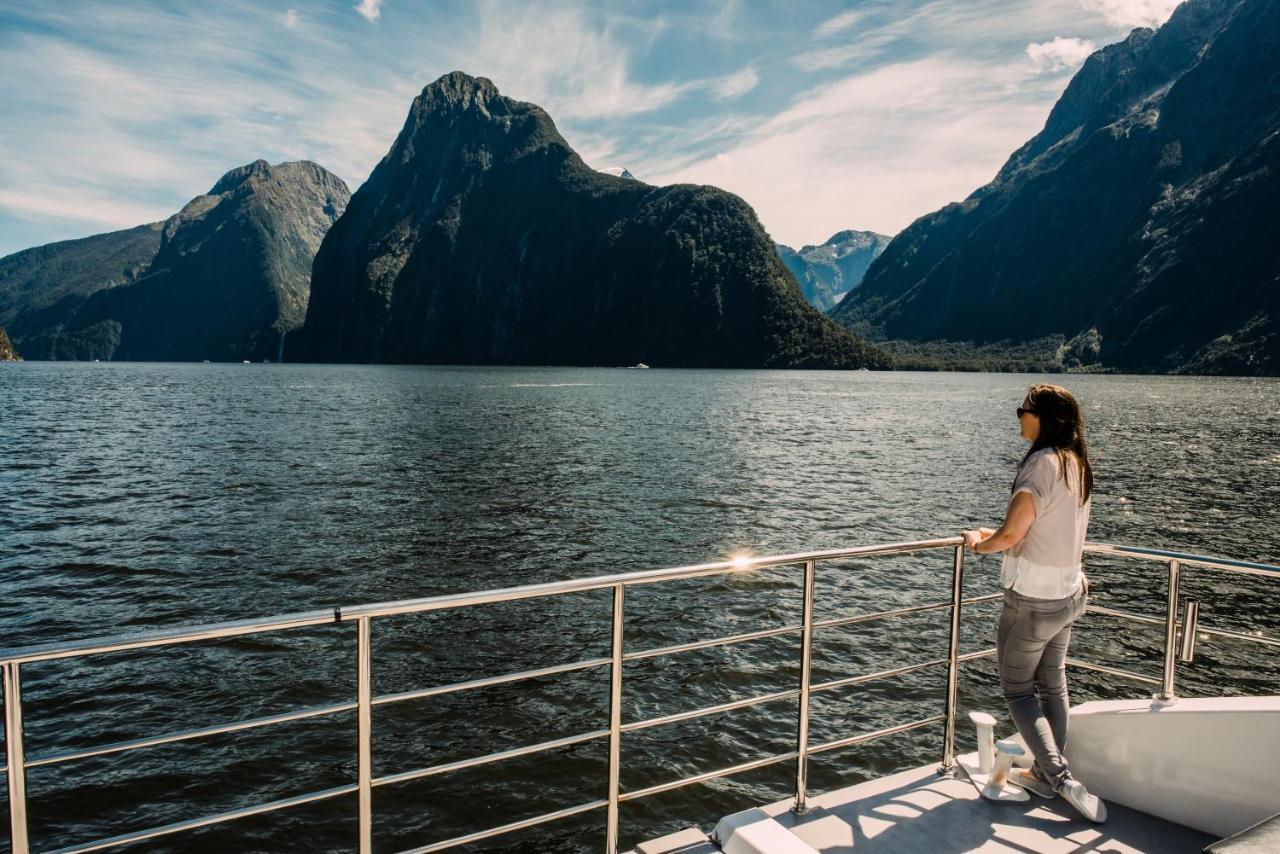 Milford Sound Overnight Cruise - Fiordland Discovery Buitenkant foto