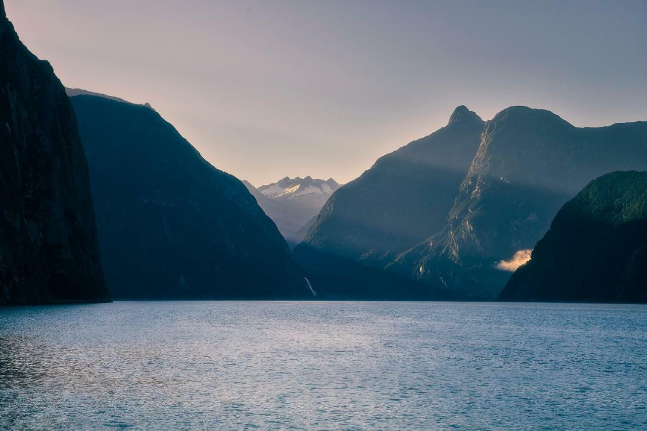 Milford Sound Overnight Cruise - Fiordland Discovery Buitenkant foto